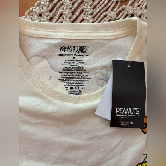 Peanuts Cream Graphic Tee with Snoopy and Woodstock - Picture 3 of 3
